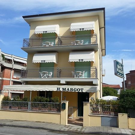 Hotel Margot Lido di Camaiore Buitenkant foto