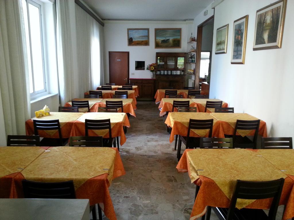 Hotel Margot Lido di Camaiore Buitenkant foto