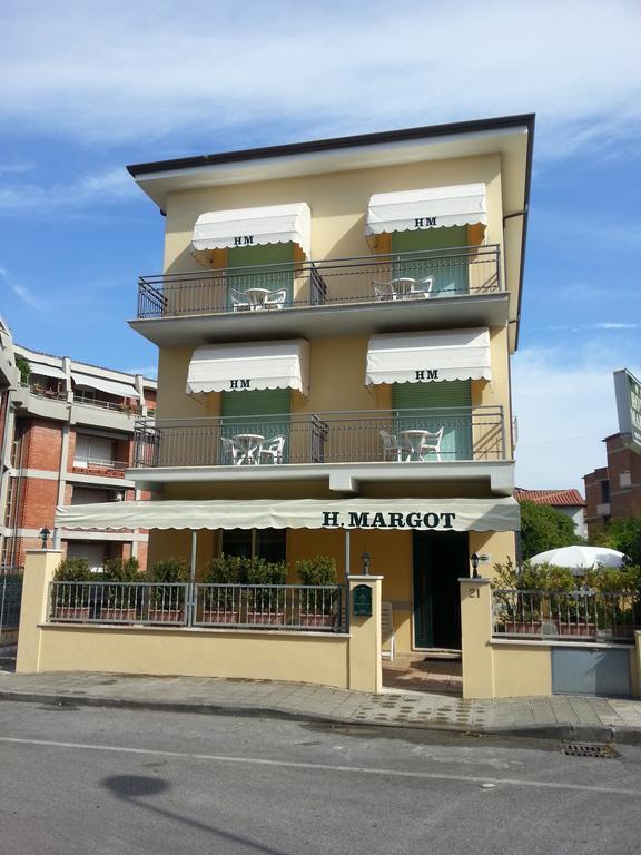 Hotel Margot Lido di Camaiore Buitenkant foto