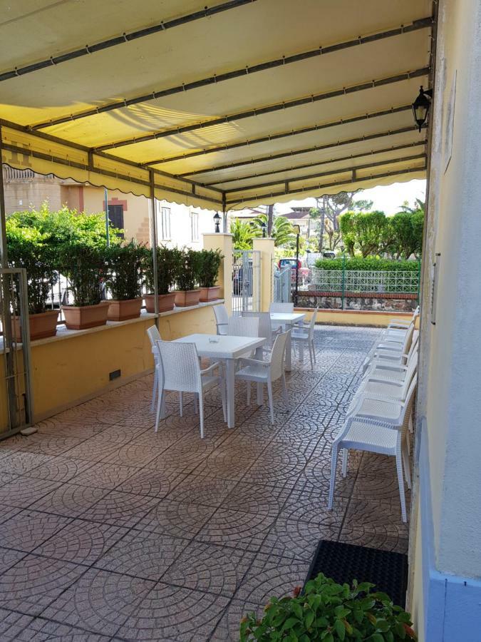 Hotel Margot Lido di Camaiore Buitenkant foto